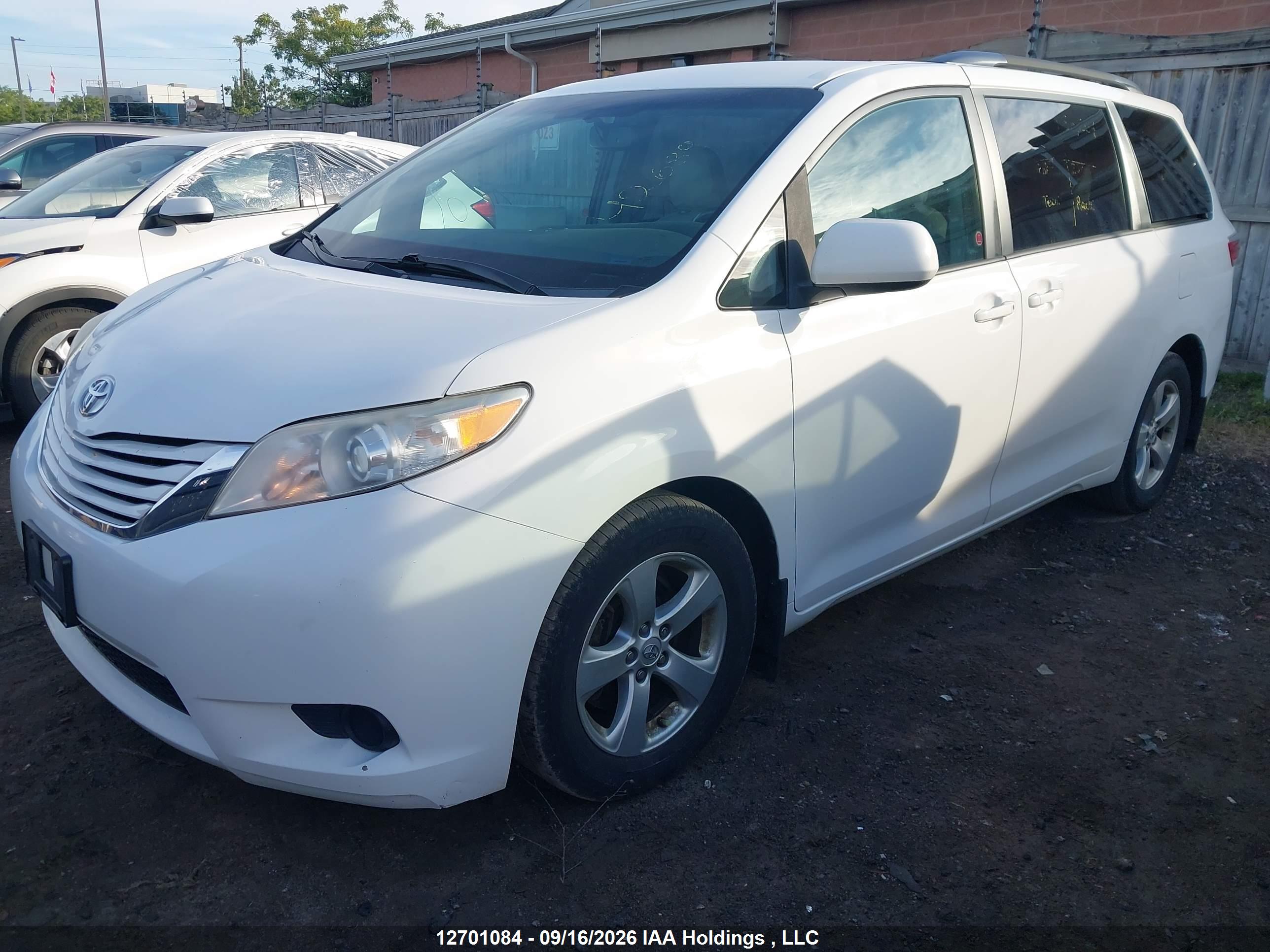 2017 TOYOTA SIENNA LE Mobility/LE — I2