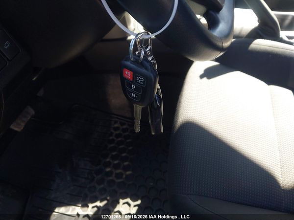 2017 TOYOTA RAV4 XLE — I11