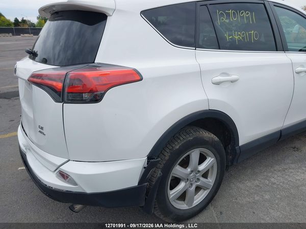 2016 TOYOTA RAV4 LE — I21