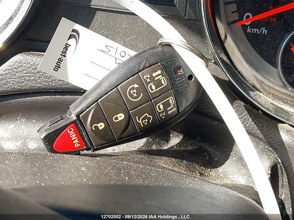 2015 DODGE GRAND CARAVAN CREW — I11