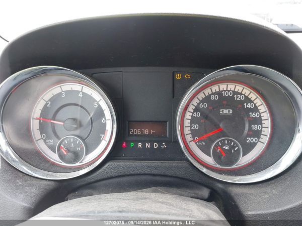 2014 DODGE GRAND CARAVAN SE/SXT — I7