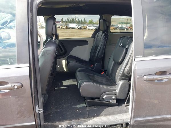 2014 DODGE GRAND CARAVAN SE/SXT — I8