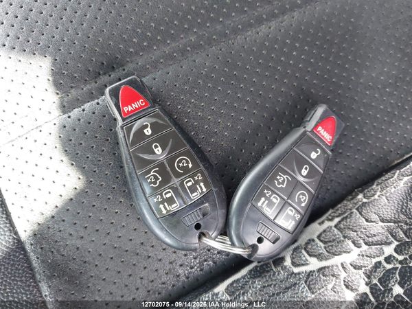 2014 DODGE GRAND CARAVAN SE/SXT — I11