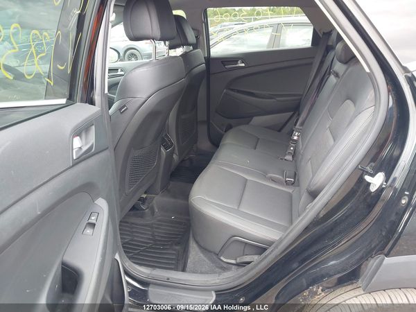 2016 HYUNDAI TUCSON LUXURY — I8