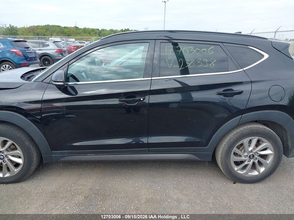 2016 HYUNDAI TUCSON LUXURY — I15