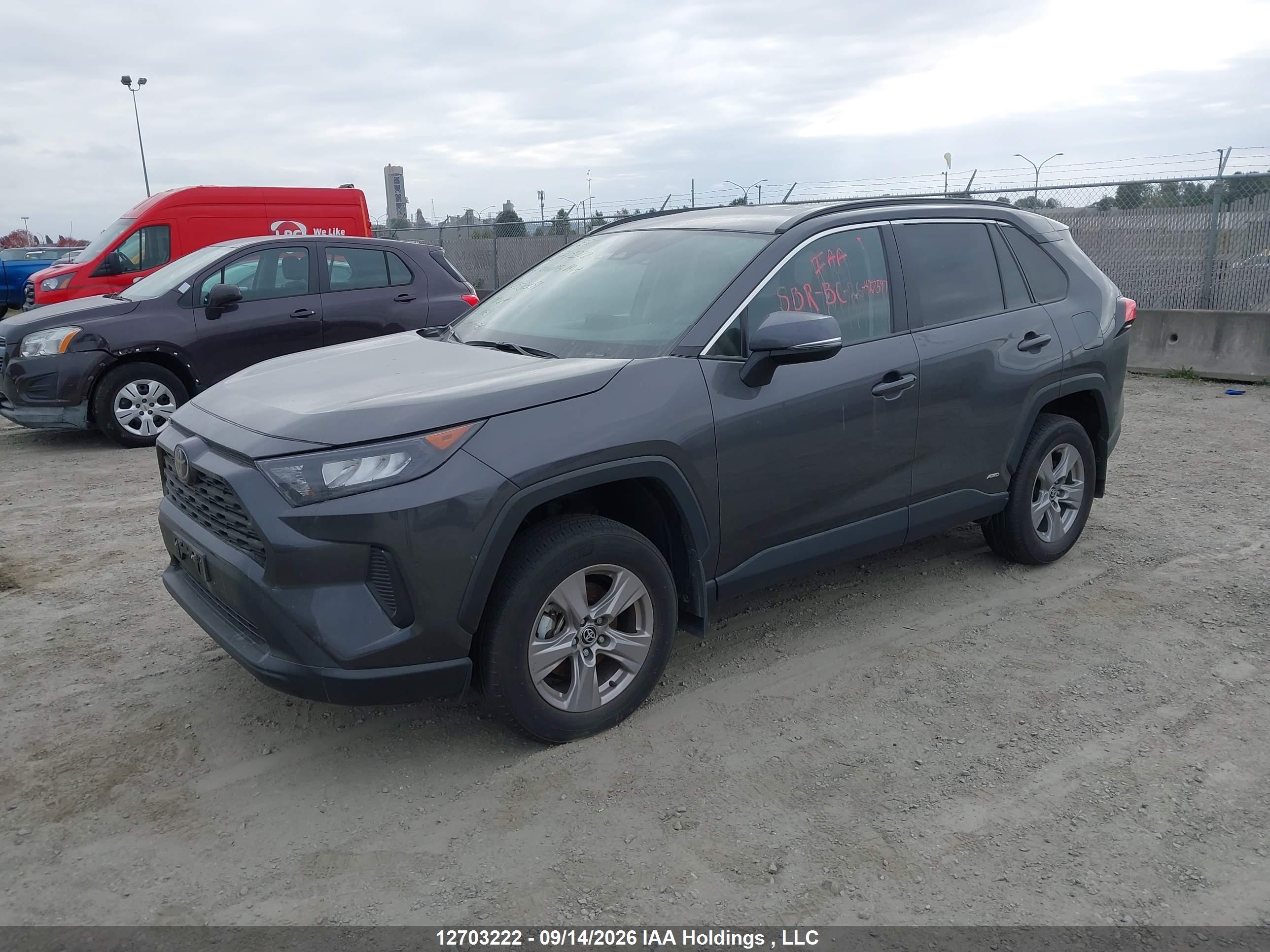 2025 TOYOTA RAV4 LE — I2