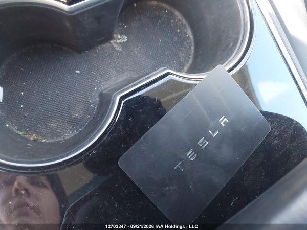 2019 TESLA MODEL 3 — I11