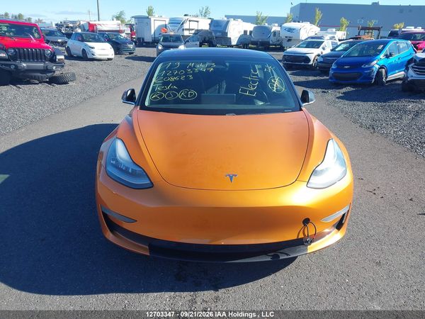 2019 TESLA MODEL 3 — I12
