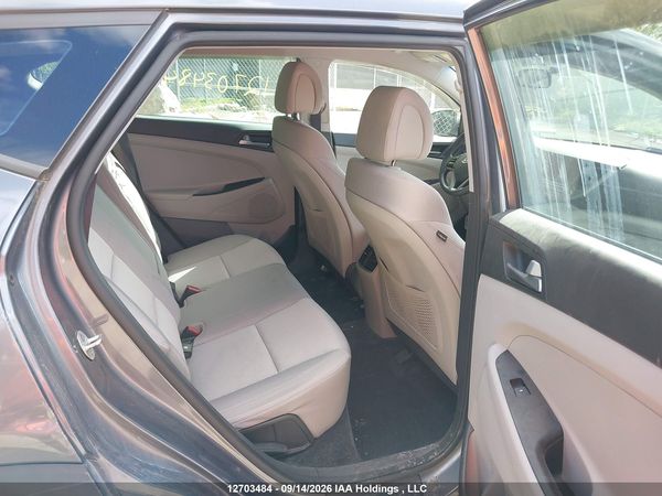 2016 HYUNDAI TUCSON SE — I8