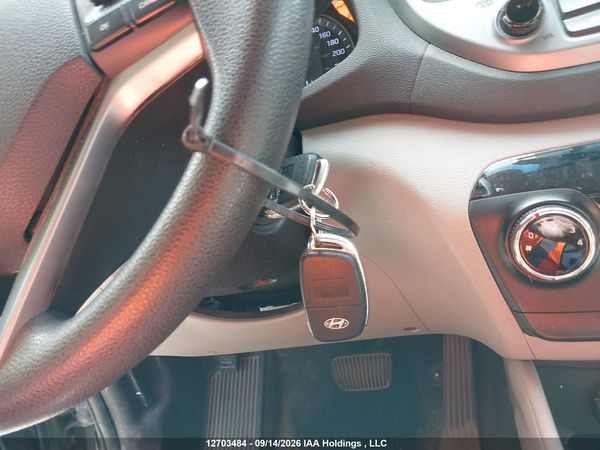 2016 HYUNDAI TUCSON SE — I11