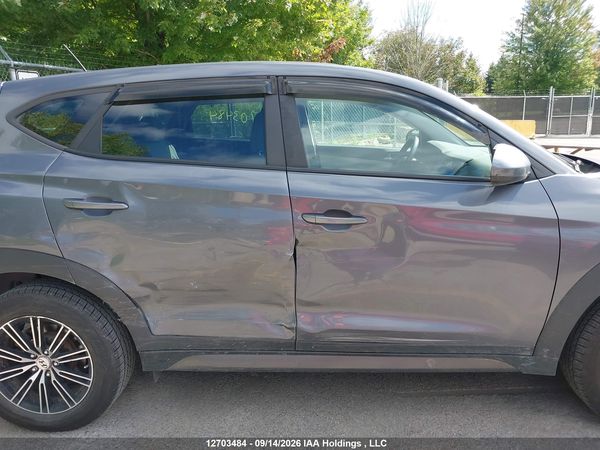 2016 HYUNDAI TUCSON SE — I13