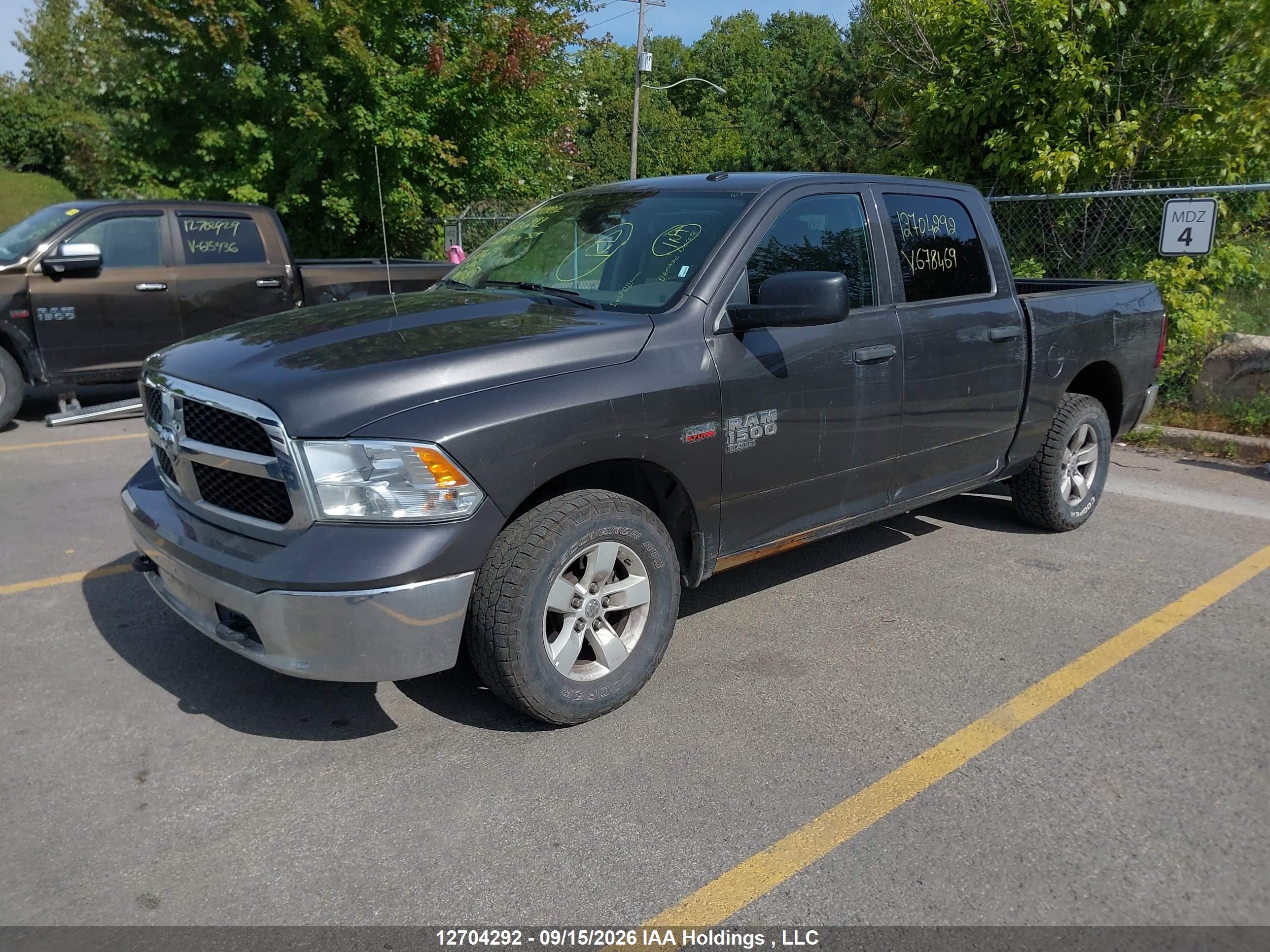 2023 RAM 1500 CLASSIC SLT — I2