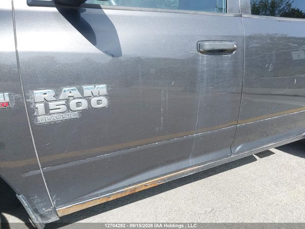 2023 RAM 1500 CLASSIC SLT — I6