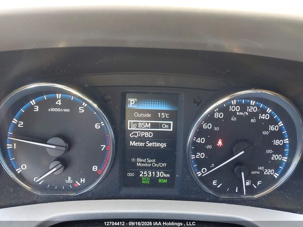 2016 TOYOTA RAV4 XLE — I7