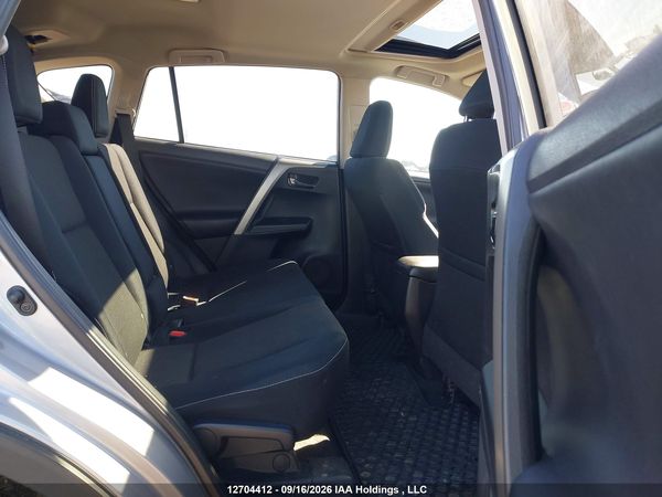2016 TOYOTA RAV4 XLE — I8
