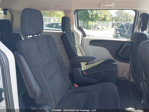 2016 DODGE GRAND CARAVAN SE/SXT — I8
