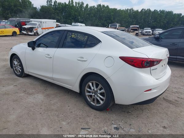 2018 MAZDA MAZDA3 Touring — I3