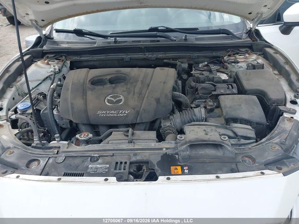 2018 MAZDA MAZDA3 Touring — I10