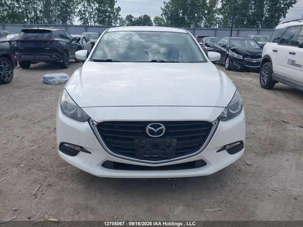 2018 MAZDA MAZDA3 Touring — I12