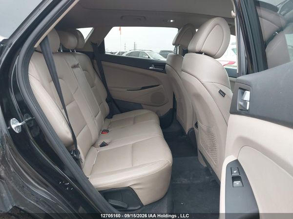 2016 HYUNDAI TUCSON LIMITED/SPORT AND ECO/SE — I8