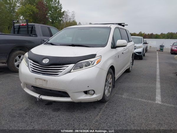 2017 TOYOTA SIENNA — I2