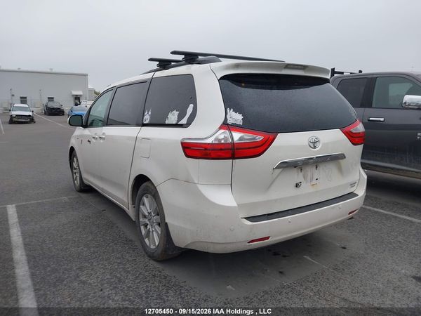 2017 TOYOTA SIENNA — I3