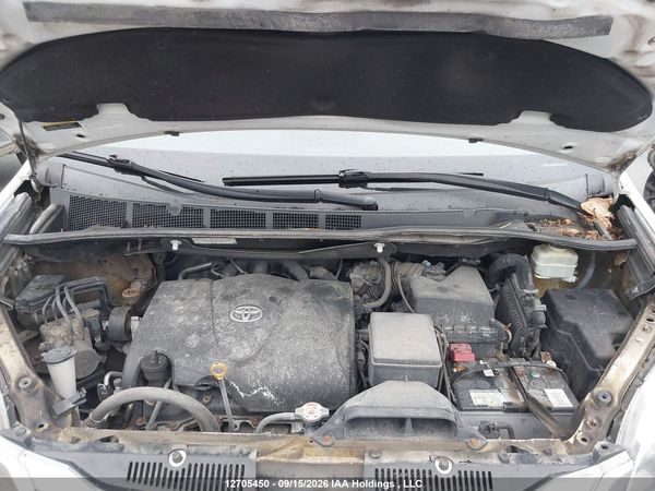 2017 TOYOTA SIENNA — I9