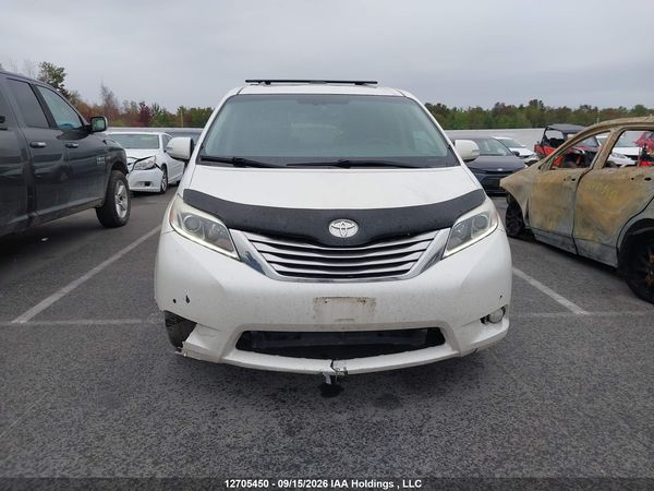 2017 TOYOTA SIENNA — I11