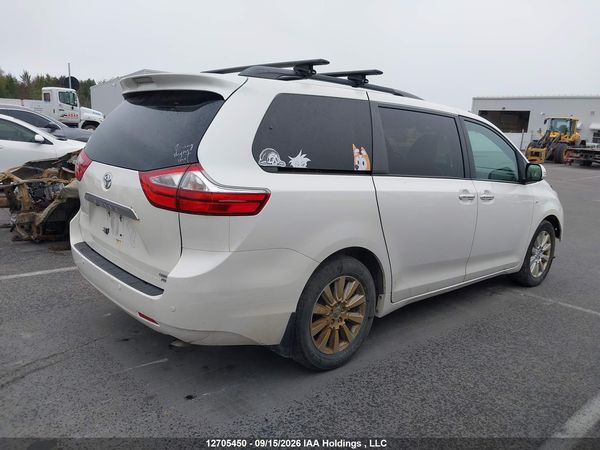 2017 TOYOTA SIENNA — I12