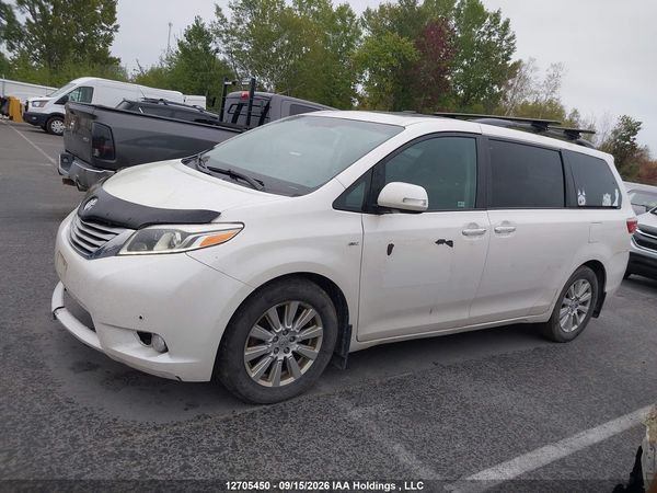 2017 TOYOTA SIENNA — I13