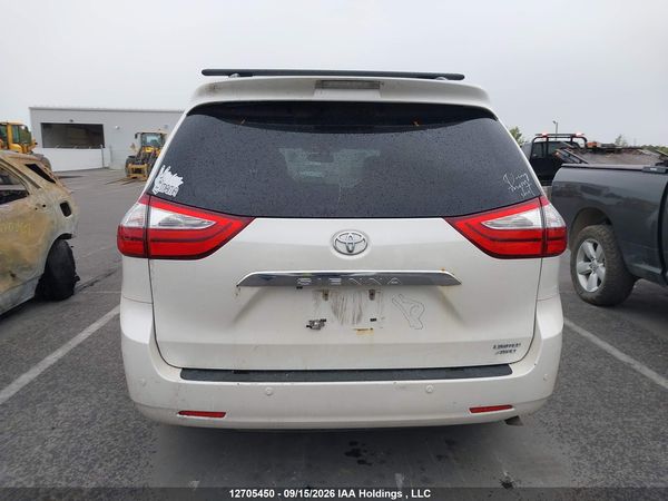 2017 TOYOTA SIENNA — I15