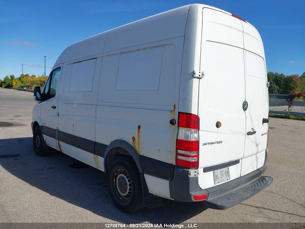 2014 MERCEDES-BENZ SPRINTER 2500 STANDARD ROOF V6 — I3