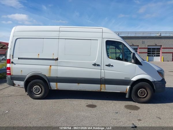 2014 MERCEDES-BENZ SPRINTER 2500 STANDARD ROOF V6 — I13