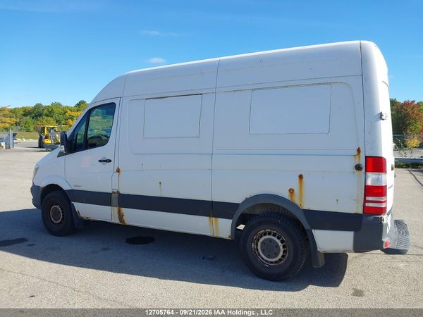2014 MERCEDES-BENZ SPRINTER 2500 STANDARD ROOF V6 — I14