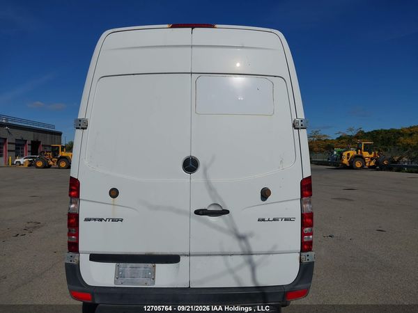 2014 MERCEDES-BENZ SPRINTER 2500 STANDARD ROOF V6 — I16