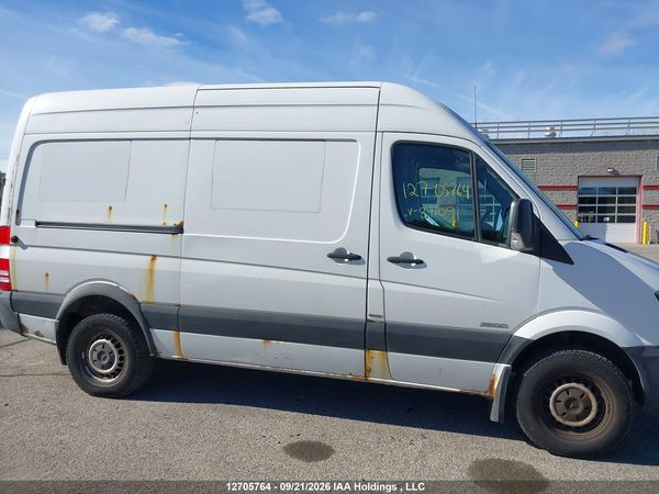 2014 MERCEDES-BENZ SPRINTER 2500 STANDARD ROOF V6 — I20