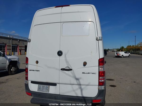 2014 MERCEDES-BENZ SPRINTER 2500 STANDARD ROOF V6 — I21