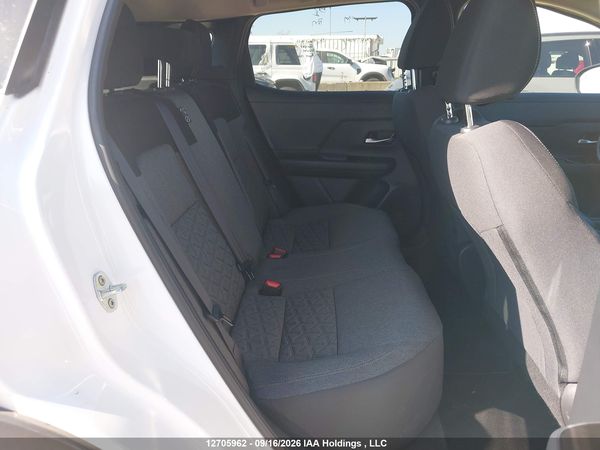 2026 NISSAN KICKS SV — I8