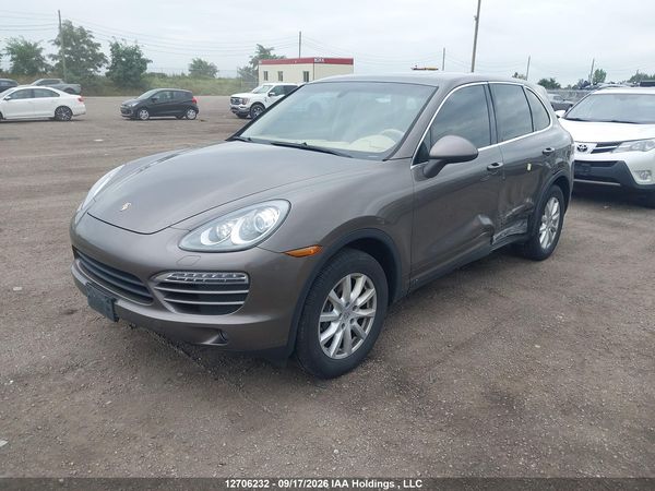 2012 PORSCHE CAYENNE — I2