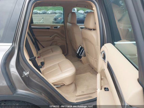 2012 PORSCHE CAYENNE — I8