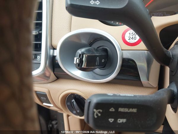 2012 PORSCHE CAYENNE — I11