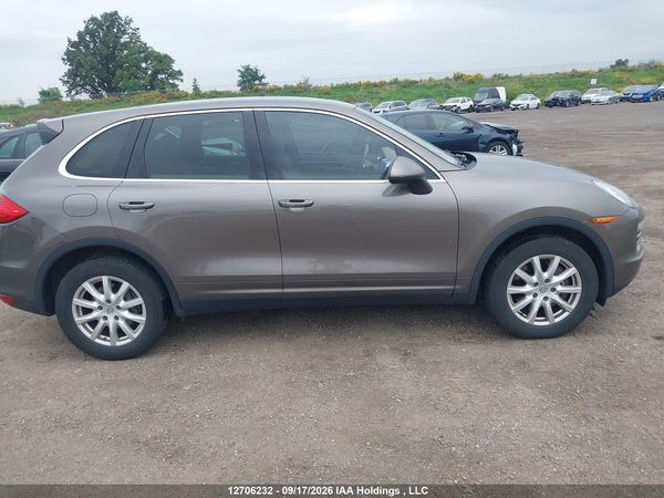 2012 PORSCHE CAYENNE — I13