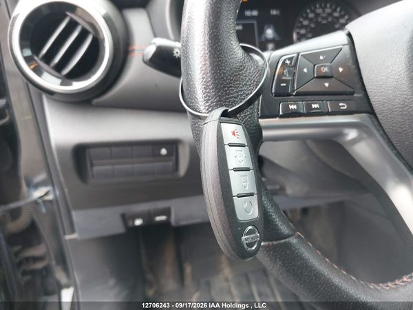 2021 NISSAN KICKS SR — I11