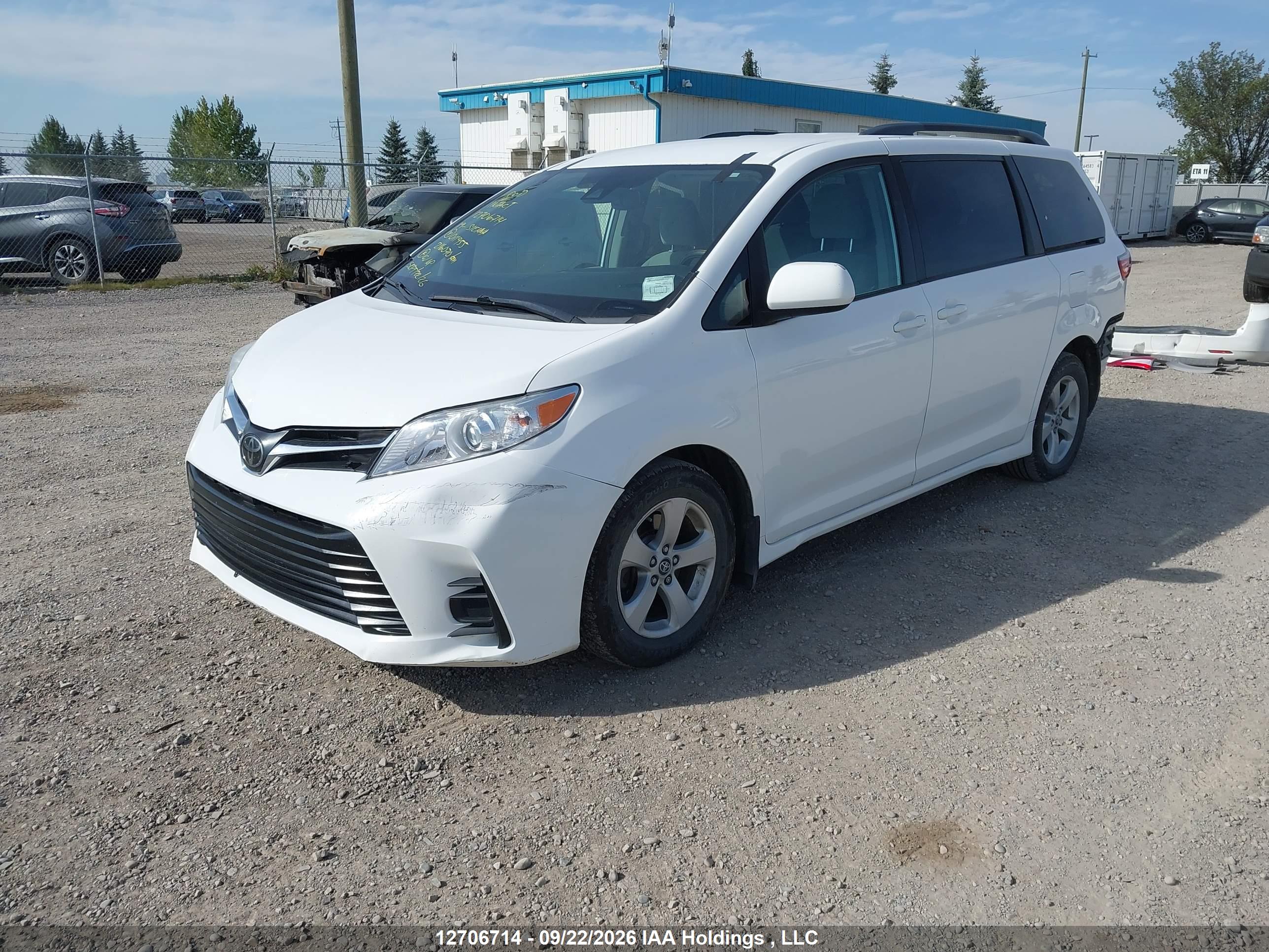 2019 TOYOTA SIENNA LE — I2