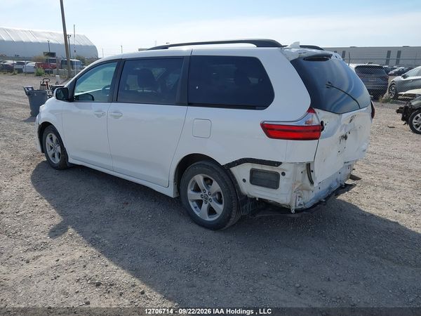2019 TOYOTA SIENNA LE — I3