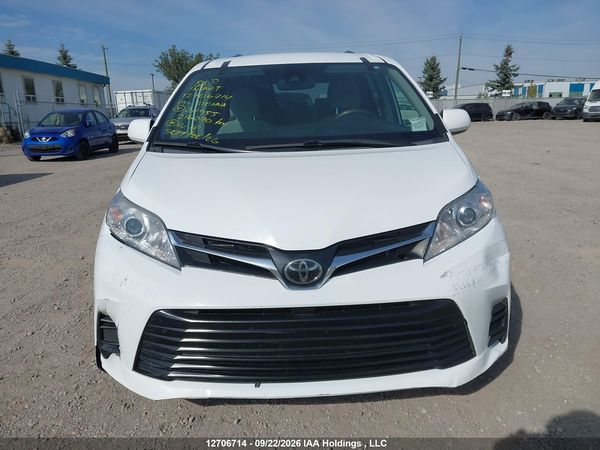 2019 TOYOTA SIENNA LE — I13