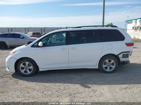 2019 TOYOTA SIENNA LE — I15