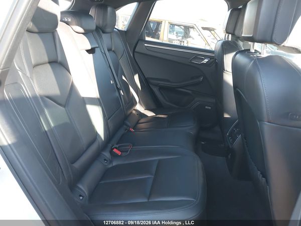 2018 PORSCHE MACAN — I8