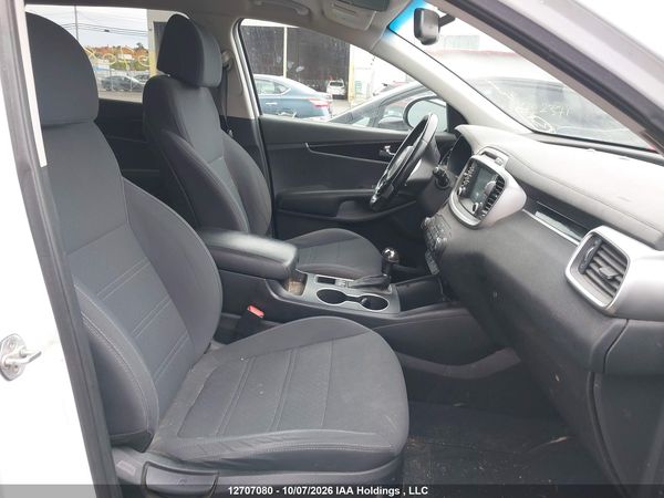 2017 KIA SORENTO 3.3L LX V6 7-SEATER — I5