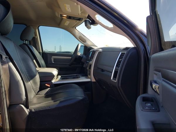 2019 RAM 1500 CLASSIC SLT — I5